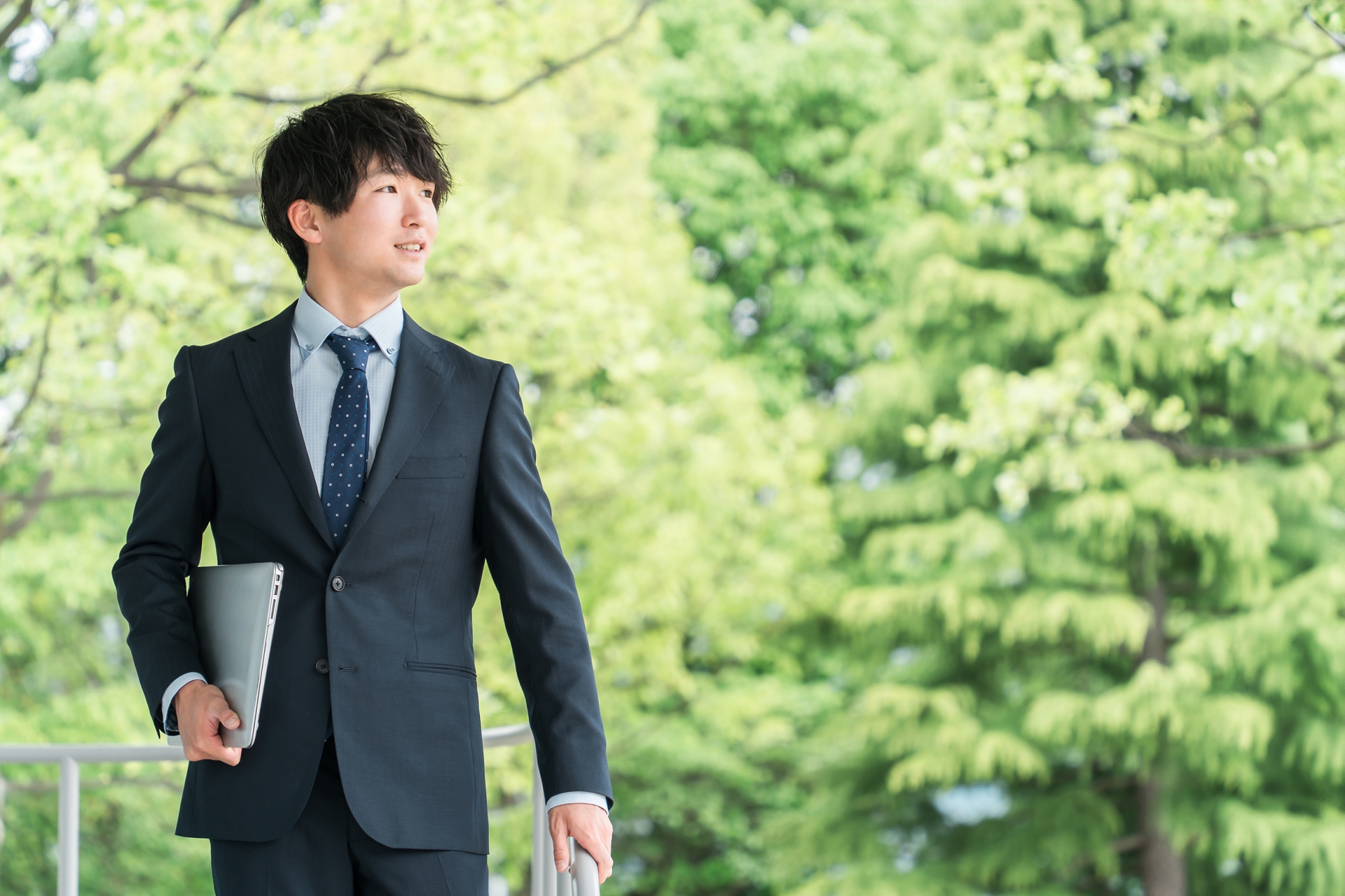 転職活動中の男性